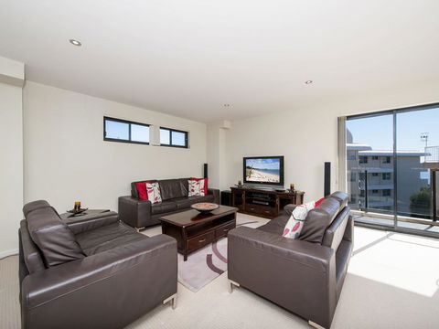 Government Road, Dolphin Cove, Unit 13, 2-6 - Darwin Holiday 0