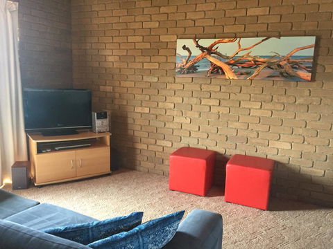 Gowings Of Mallacoota - Darwin Holiday 1