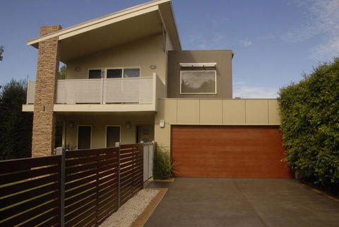 Grand Escape McKenzie - Boutique Rentals - Darwin Holiday 2