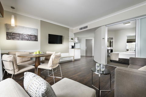Grand Hotel And Apartments Townsville - Darwin Holiday 3