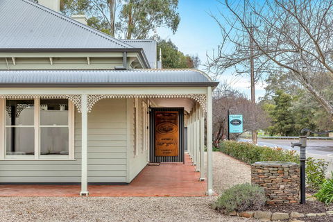 Grandview Accommodation - The Flaxley Apartments - Darwin Holiday 1