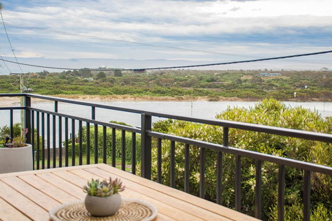 Granite Beach House - Darwin Holiday 2