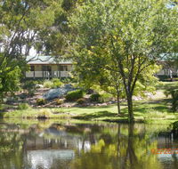 Granite Gardens Cottages  Lake Retreat - Darwin Holiday