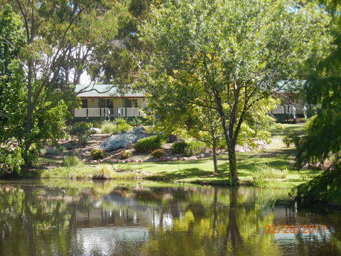 Granite Gardens Cottages & Lake Retreat - Darwin Holiday 0