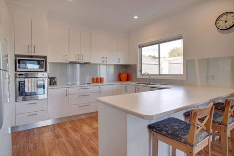 Grey On The Bay - Darwin Holiday 3