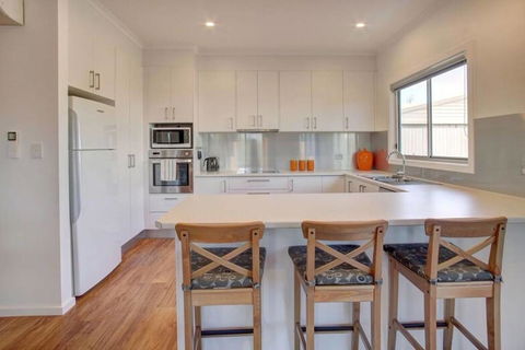 Grey On The Bay - Darwin Holiday 2