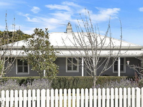 Greywood - Classic Highlands Charm & Serene Living - Darwin Holiday 0