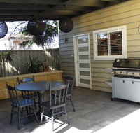 Guesthouse with Pool  BBQ - 10 kms from CBD - Darwin Holiday