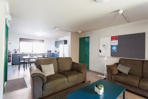 Guild House 6 Bedroom Flat - Darwin Holiday 0