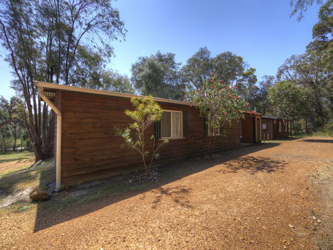 Gum Grove Chalets - Darwin Holiday 3