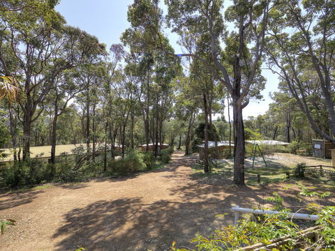 Gum Grove Chalets - Darwin Holiday 1