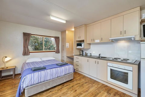 Gundagai Cabins & Tourist Park - Darwin Holiday 1
