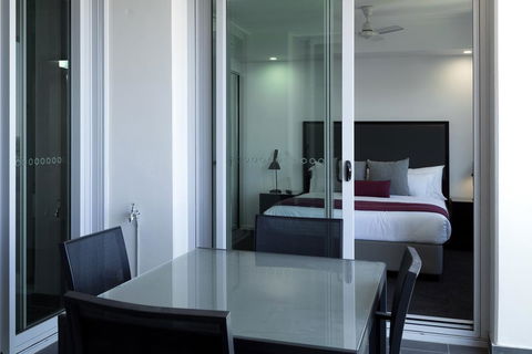 H On Mitchell Apartment Hotel - Darwin Holiday 1