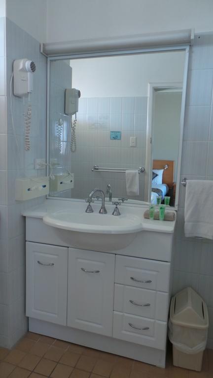 Halfway Motel - Darwin Holiday 3