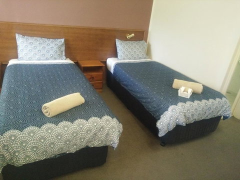 Halfway Motel - Darwin Holiday 2