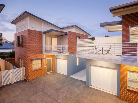 Hamilton On Everton - Darwin Holiday 0