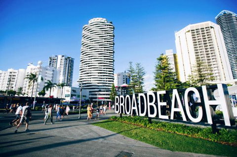 Hamptons #1 Broadbeach Apartment - 1 Bedroom - New Luxurious - Darwin Holiday 2
