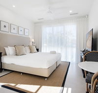 Hamptons 1 Broadbeach Apartment - 1 Bedroom - New Luxurious - Darwin Holiday