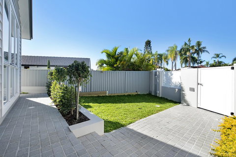Hamptons #1 Broadbeach Apartment - 1 Bedroom - New Luxurious - Darwin Holiday 1