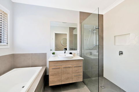 Hamptons @ The Point - Darwin Holiday 3