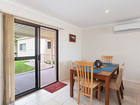 Happy Tails' , 55 Pantowora Street - Pet Friendly, Air Conditioned - Darwin Holiday 2