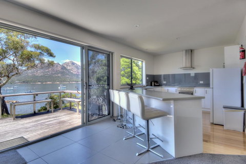 Harbour Master -It Is All About Location! - Darwin Holiday 1