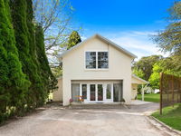 Hardigreen Park - spacious with tennis court