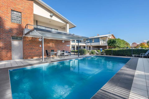 Hawkesbury Race Club Motel - Darwin Holiday 2