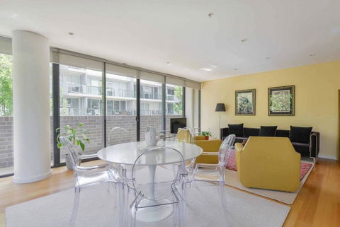 HAZEL Chapel St Socialite. Pool, Spa & Gym - Darwin Holiday 3