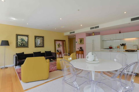 HAZEL Chapel St Socialite. Pool, Spa & Gym - Darwin Holiday 1