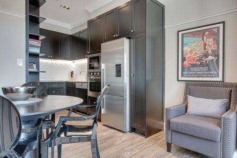 Head For The Hills At Charming Mountain Apartment - Darwin Holiday 3