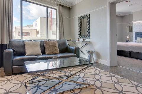 Head For The Hills At Charming Mountain Apartment - Darwin Holiday 2