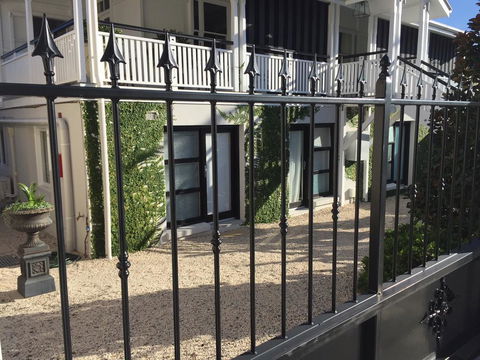 Heal House - Darwin Holiday 2