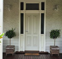 Healesville House - Magnolia House