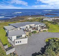 HEARN'S BEACHSIDE VILLA 7 - Darwin Holiday