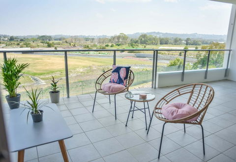 Heart Of The Sunny Coast - 2 Resort Pools, Gym NOW OPEN! Walk To Sunshine Plaza - Darwin Holiday 0