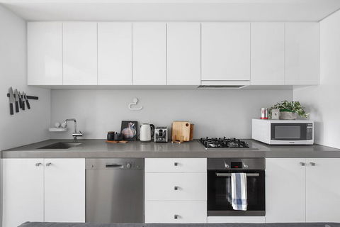 Heart Of Windsor Apartment By Ready Set Host - Darwin Holiday 3