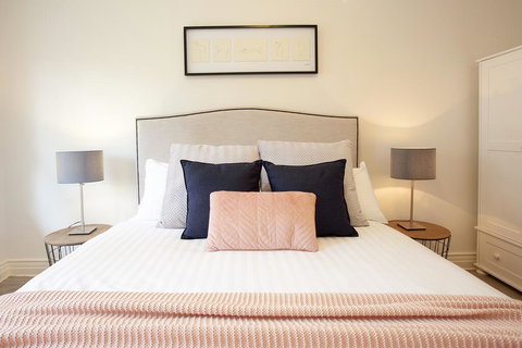 Heritage Home Metres From Manly Beaches And Dining - Darwin Holiday 3