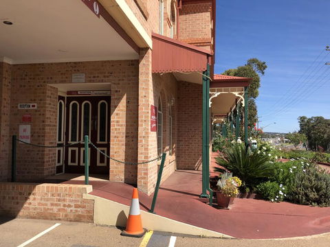 Heritage Motor Inn Goulburn - Darwin Holiday 2