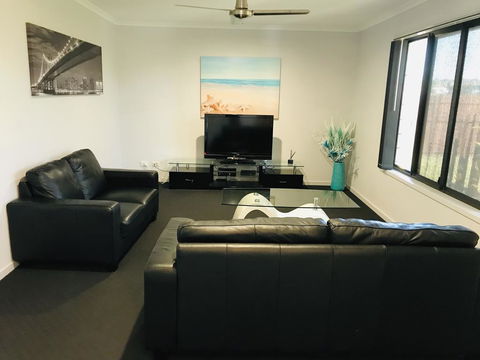 Hervey Bay Holiday Home - Darwin Holiday 0
