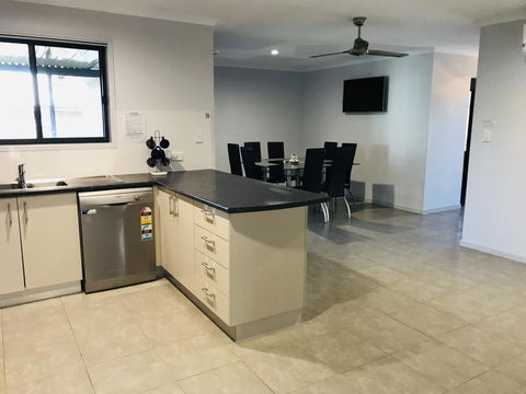 Hervey Bay Holiday Home - Darwin Holiday 2