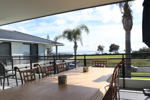 Hi Surf Unit 3, 92 Head St, Forster - Darwin Holiday 1