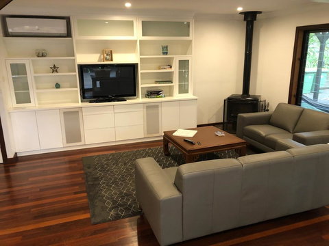 Hidden Gem Acreage Close To Terrigal Beach - Darwin Holiday 3