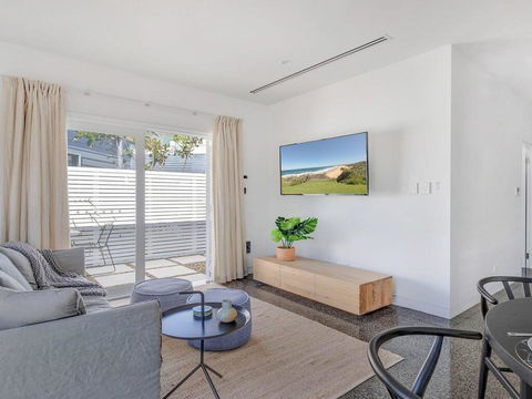 Hideaway At Culburra - Guest House With Plunge Pool - Darwin Holiday 1