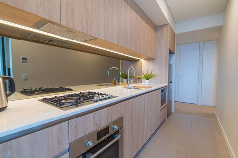 High End Living In Brisbane City - Darwin Holiday 3