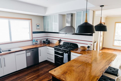 Highlander - Darwin Holiday 1