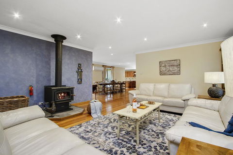 Hilldo - Lovely Mountainside Accommodation - Darwin Holiday 1