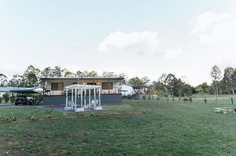 Hinterland Boutique Cottages-Fig Tree Cottage - Darwin Holiday 1