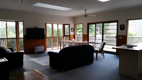 Hiview Holiday Home - Darwin Holiday 1