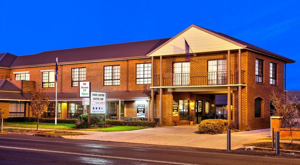 Hillston NSW Darwin Holiday